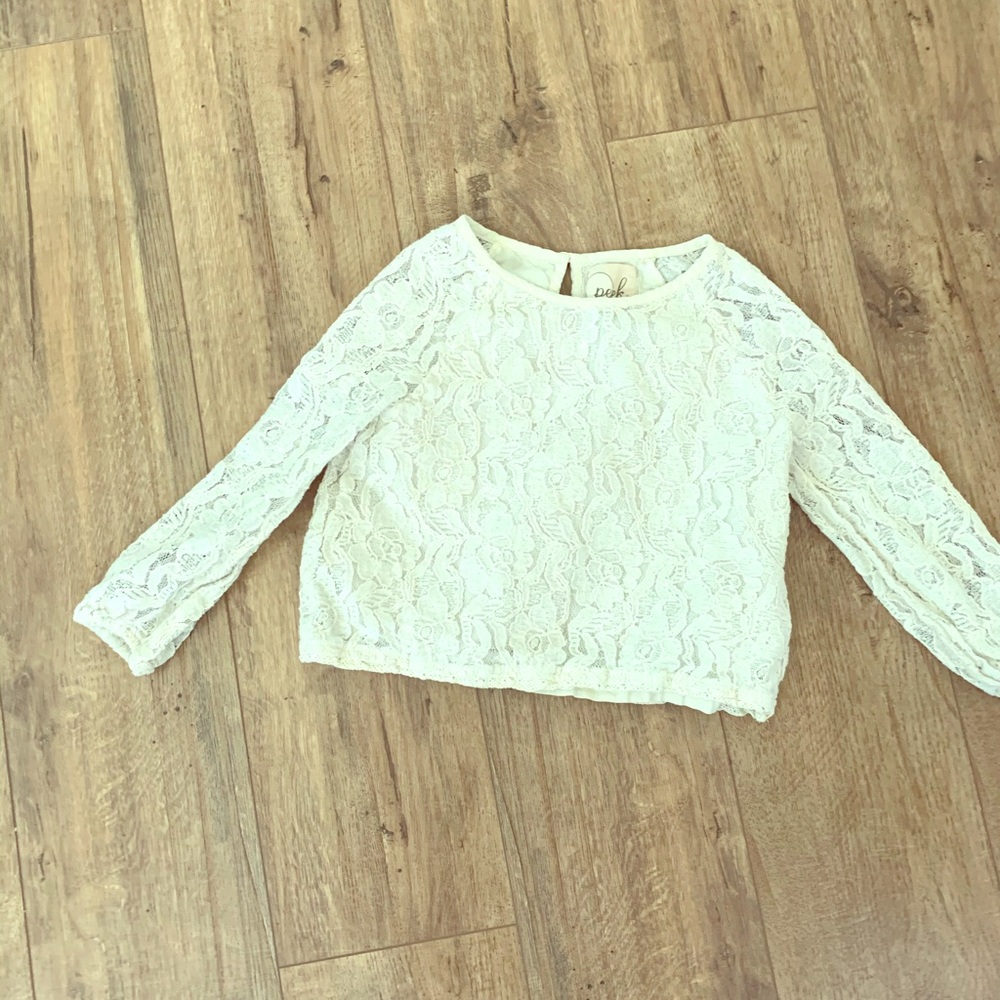 Peek lace top